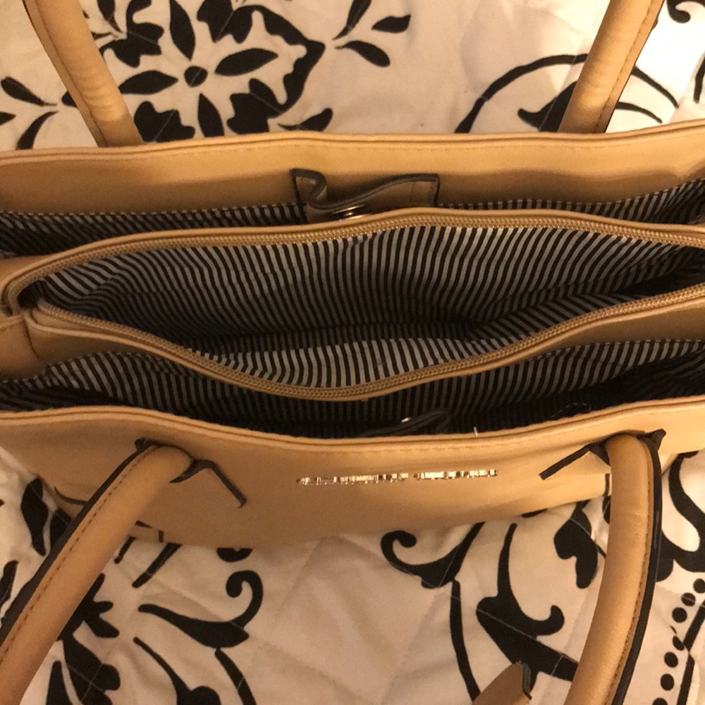 Tan purse - Picture 4 of 6